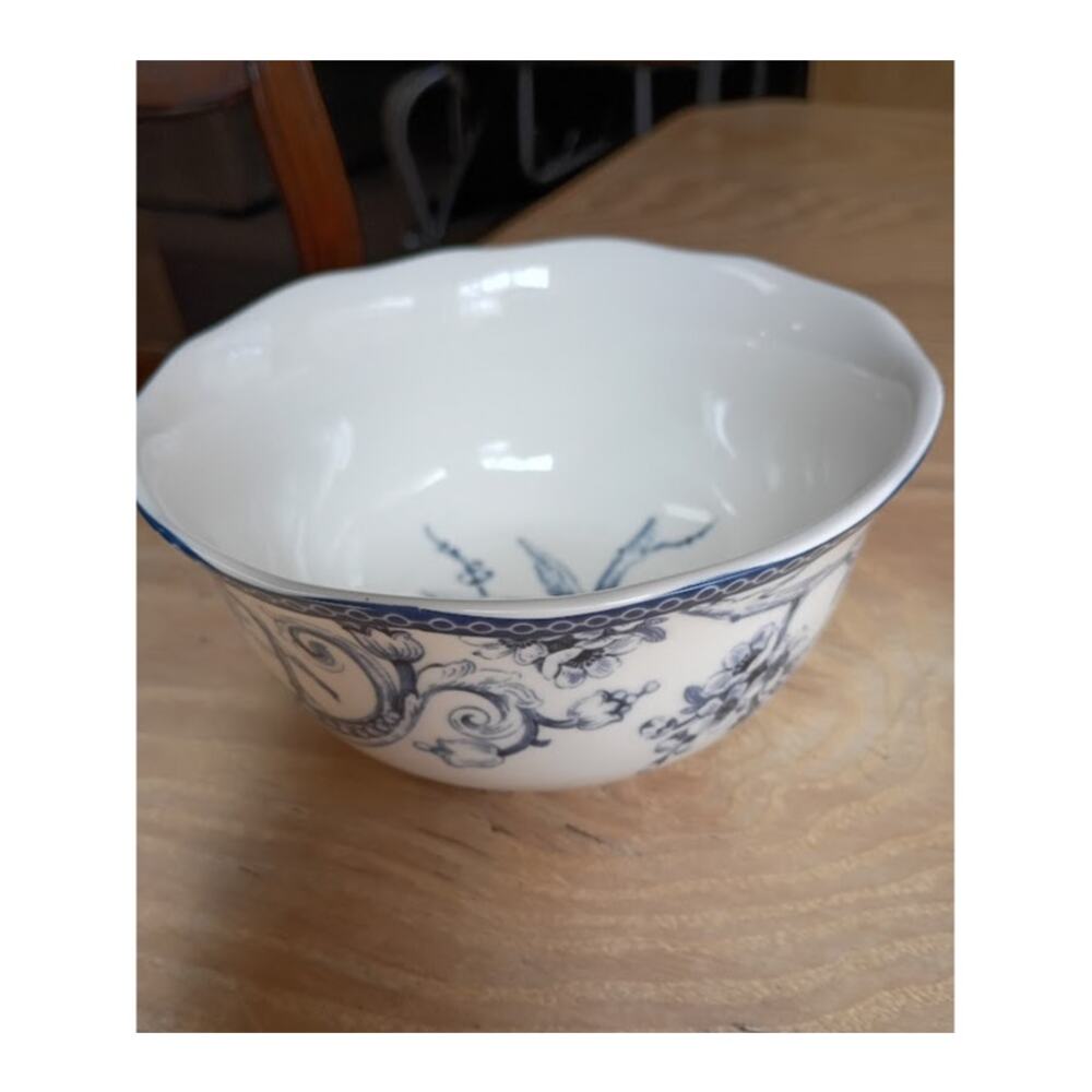 222 Fifth Adelaide Blue and White Flowers Birds Round Cereal Soup Bowl